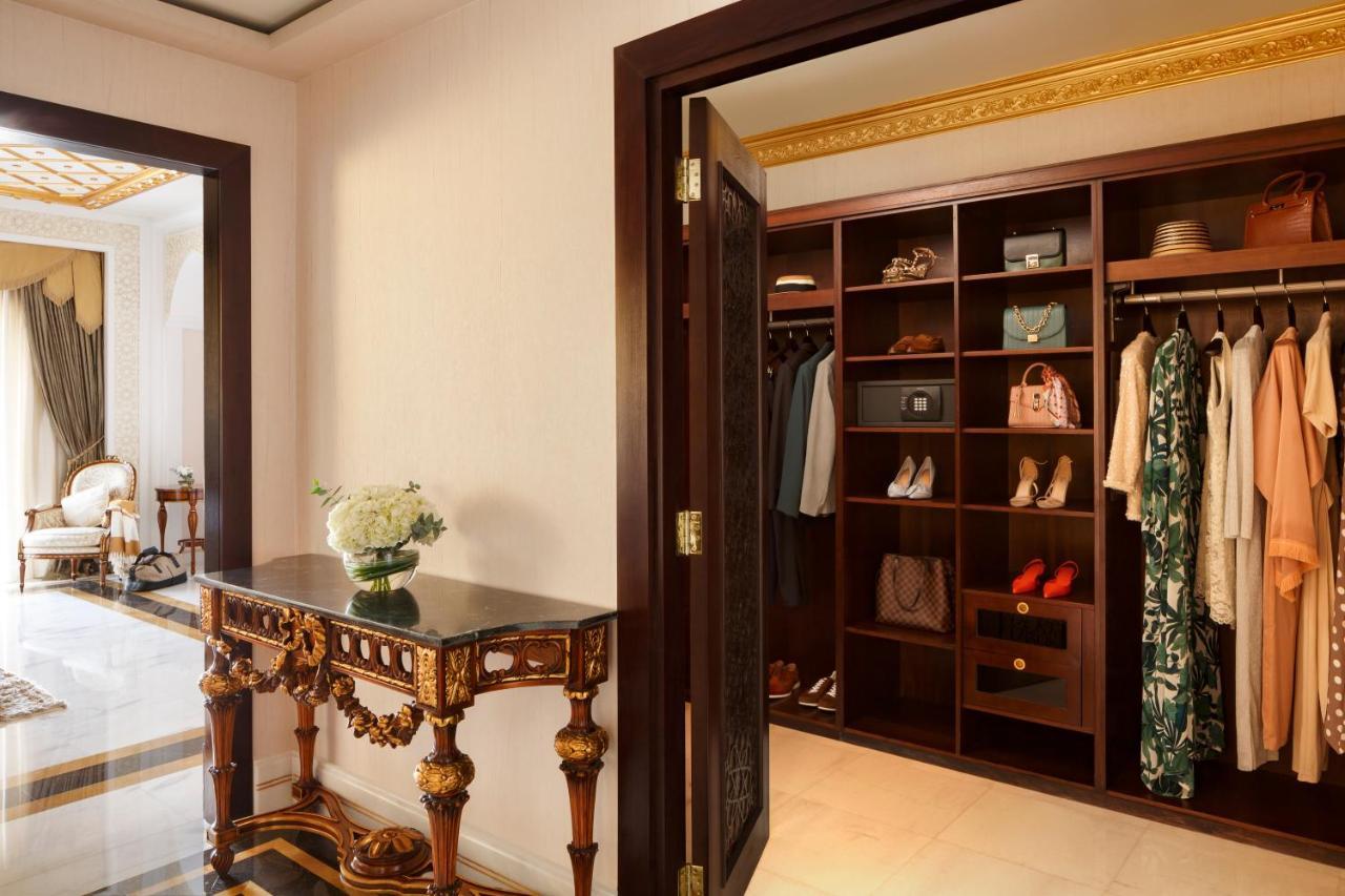 Jumeirah Zabeel Saray Dubai Exterior foto A walk-in closet