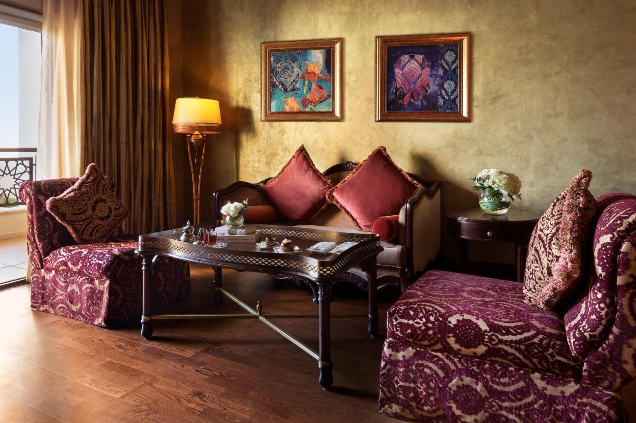 Jumeirah Zabeel Saray Dubai Exterior foto A living room