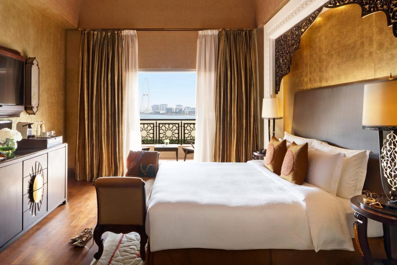 Jumeirah Zabeel Saray Dubai Exterior foto A room at the hotel