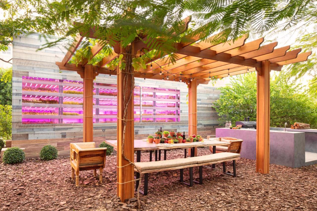 Jumeirah Zabeel Saray Dubai Exterior foto The Edible Garden at the Wynn Las Vegas
