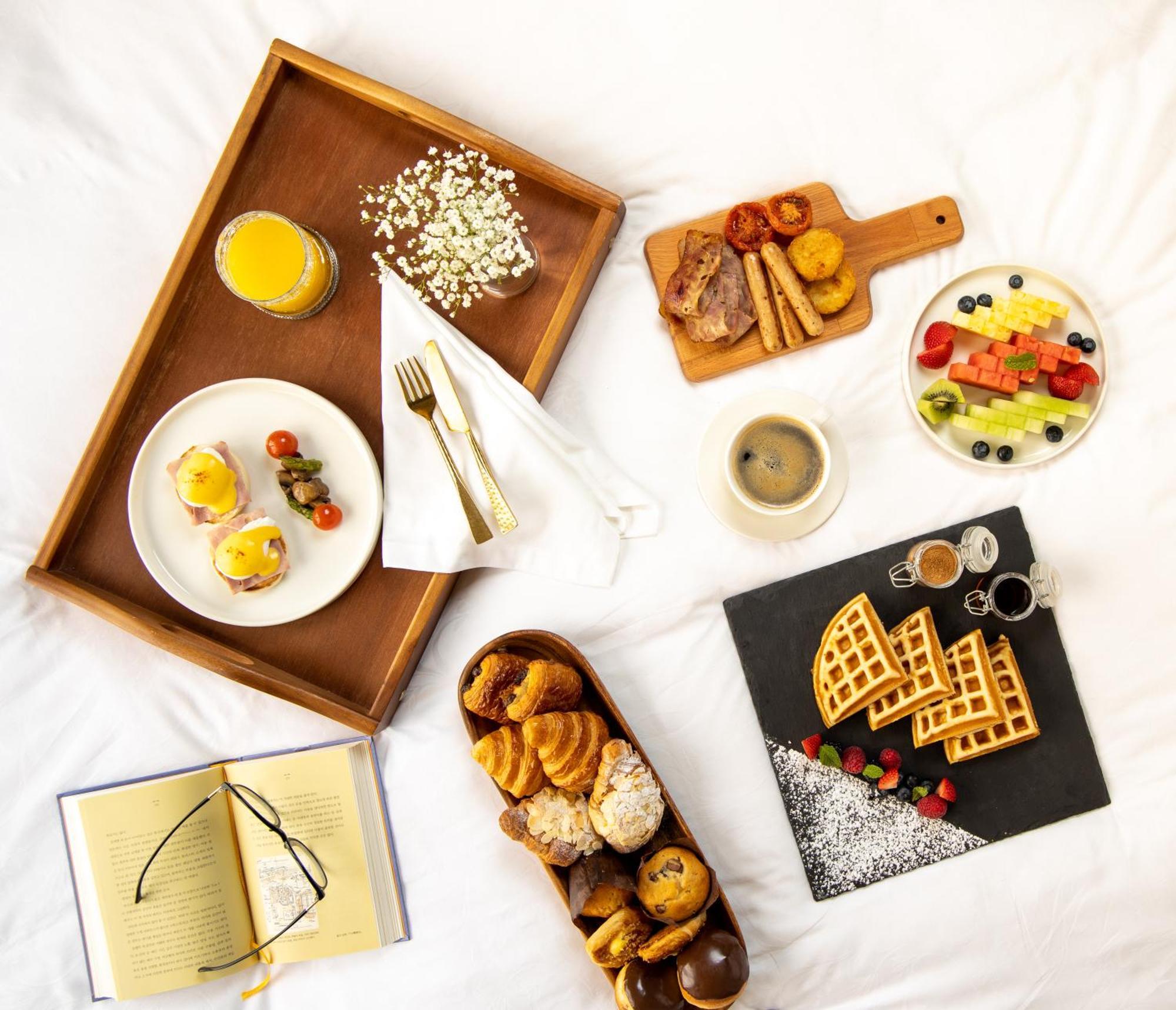 Jumeirah Zabeel Saray Dubai Exterior foto A breakfast tray